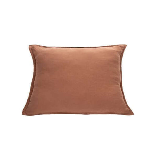 Cache oreiller décoratif marron MUSLIN-  Par Brunelli - Cache oreillers Brunelli - $79.99! Literie-Déco et moi 