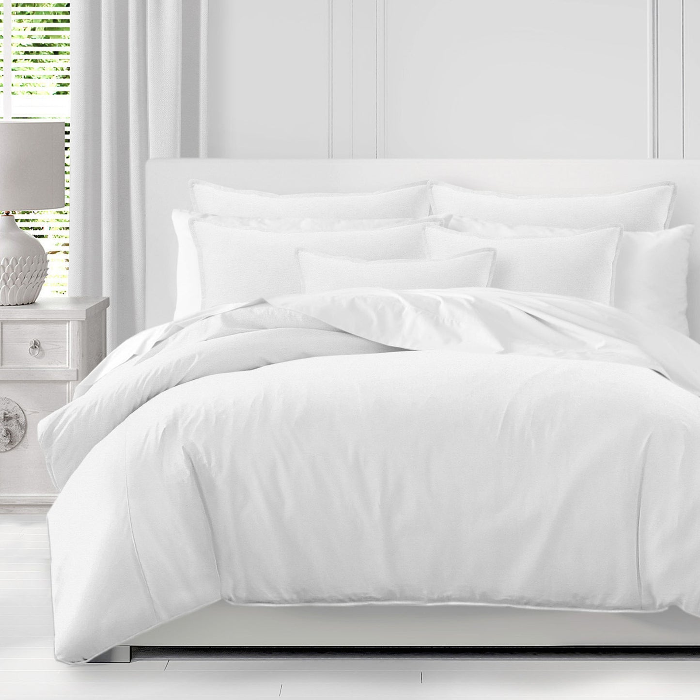 FAIT AU CANADA- Modèle CAPRI BLANC- Par Colcha Linens Douillette, Couvre-lit, Housse de couette  ,disponible chez Literie-Déco et moi 