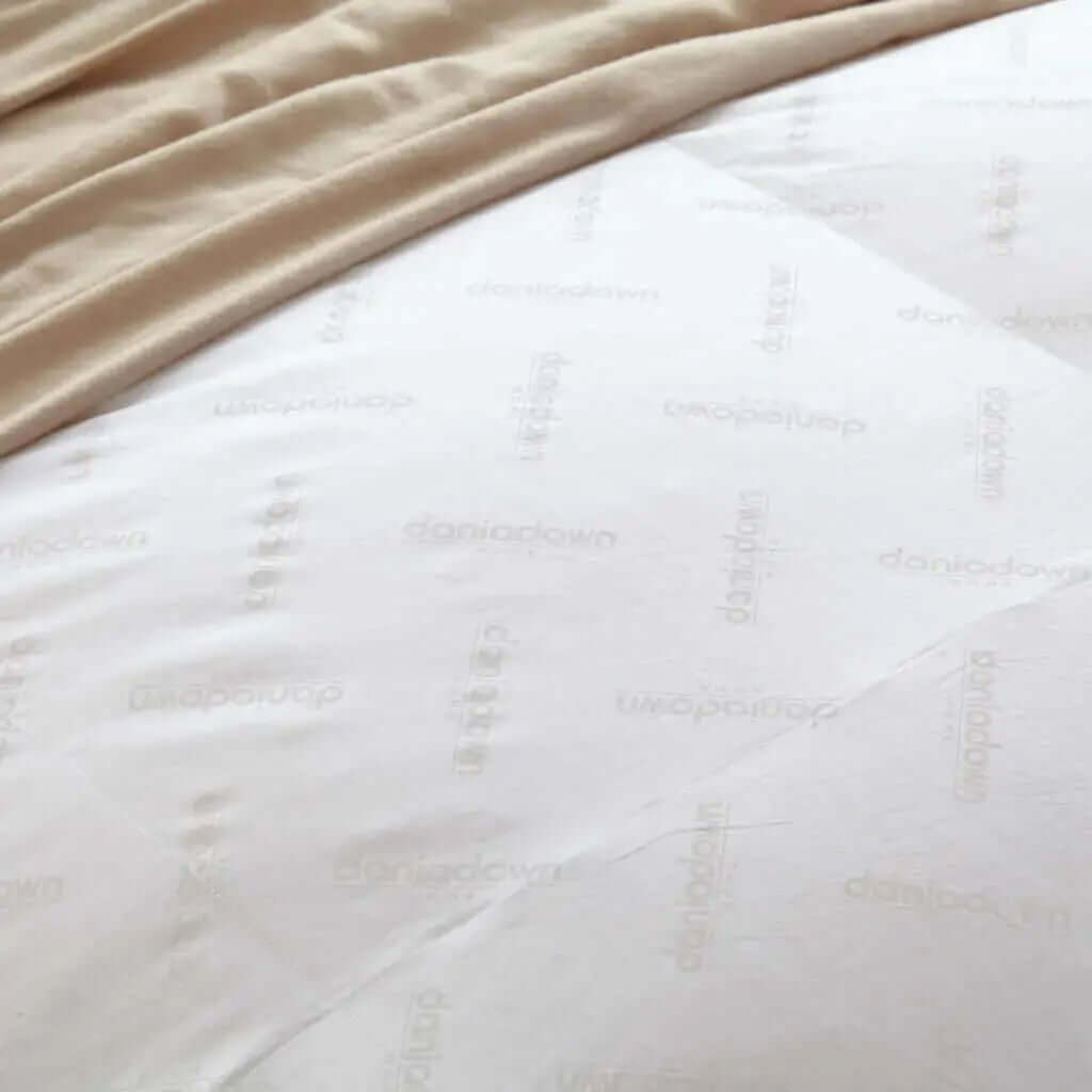 Couette PARADISE - Duvet d'oie blanc européen 800+loft - Couettes Daniadown - Literie-Déco et moi 