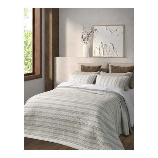Courtepointe imprimée à rayures CHILL  - Par Brunelli Courtepointe  ,disponible chez Literie-Déco et moi 