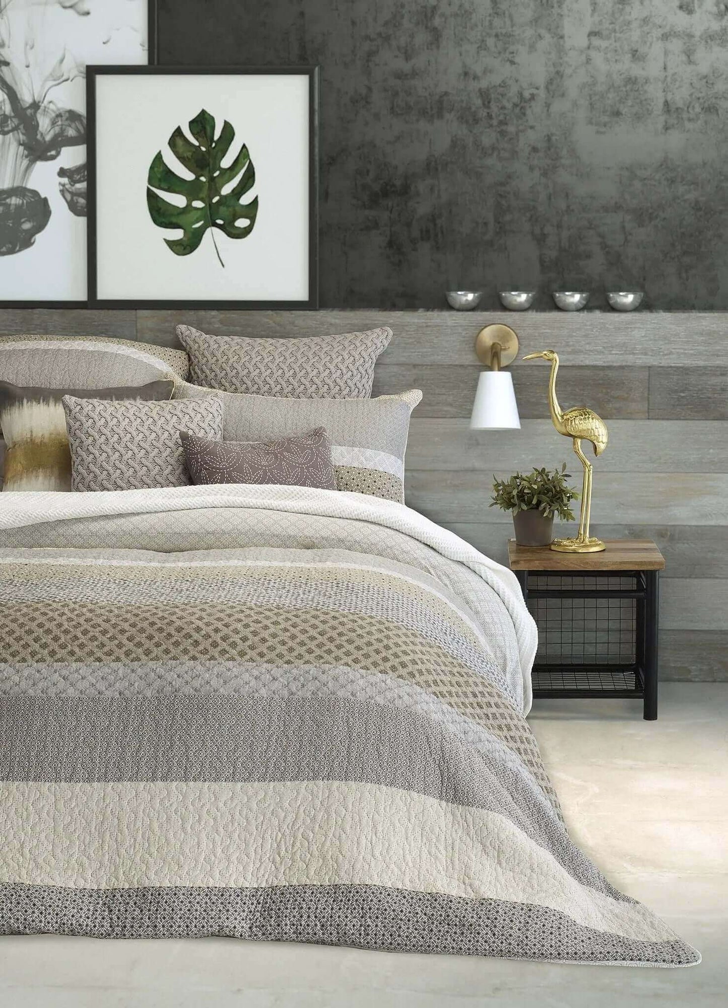 Courtepointe moderne grise et taupe ETHAN- Par Brunelli - Courtepointe Brunelli - $67.99! Literie-Déco et moi 