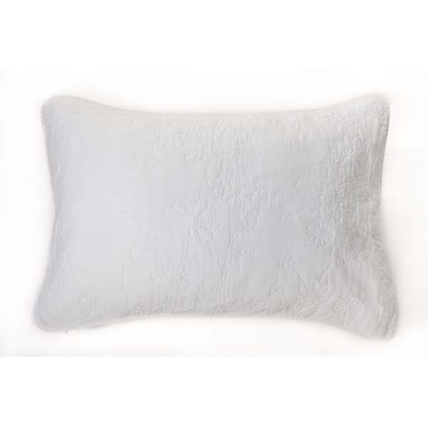 Courtepointe piquée blanche FLOWER  - Par Brunelli Courtepointe  ,disponible chez Literie-Déco et moi 