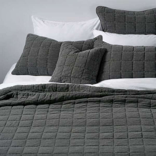 Courtepointe piquée charcoal Sweet - Par Brunelli - Courtepointe Brunelli - Literie-Déco et moi 