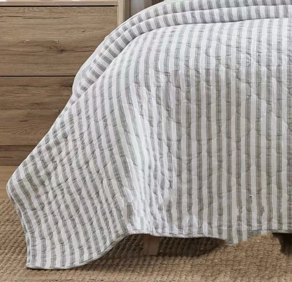 Courtepointe rayée beige et blanc cassé - Literie - Déco et moi