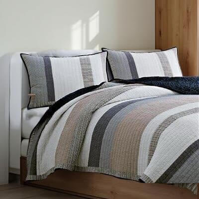 Courtepointe rayée ÉMERY (taupe, gris, blanc cassé) - Courtepointe Literie-Deco & moi - $189.99! Literie-Déco et moi 