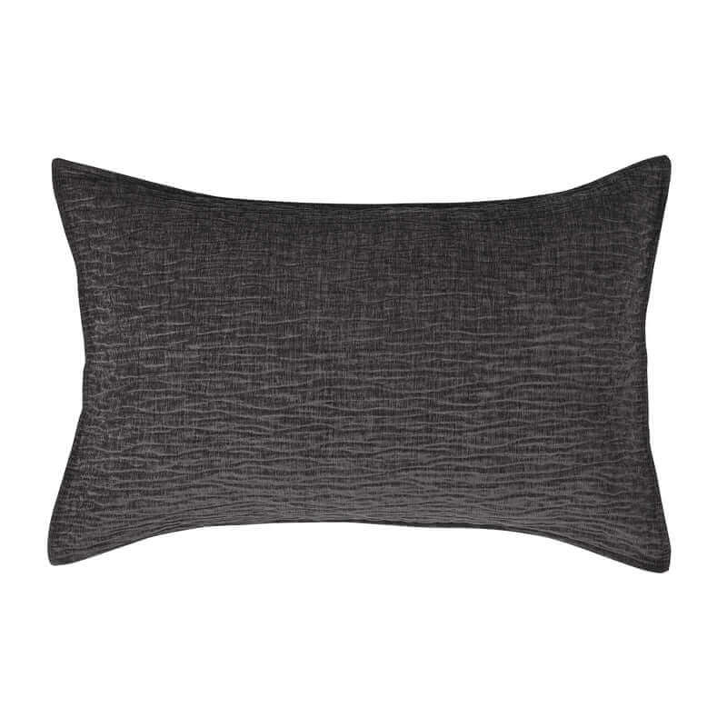 Courtepointe texturée grise Barbara- Par Brunelli ( livraison automne 2025 ) Courtepointe  ,disponible chez Literie-Déco et moi 