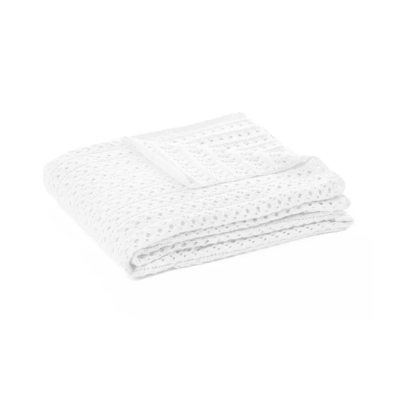 Courtepointe verte avec de petites fleurs MAGGIE- Par Brunelli - Courtepointe Brunelli - $29.99! Literie-Déco et moi 