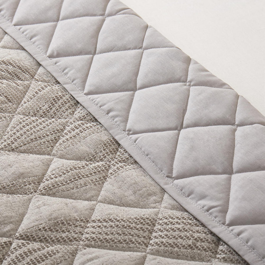 Ensemble courtepointe motifs feuilles Aurora Jacquard ( Taupe ) - Courtepointe NS - Literie-Déco et moi 