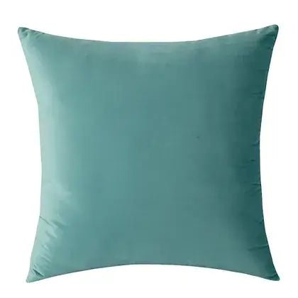 Coussin aqua VELVET  ( 12'' X 20'') ou ( 18'' X 18'') coussins  ,disponible chez Literie-Déco et moi 