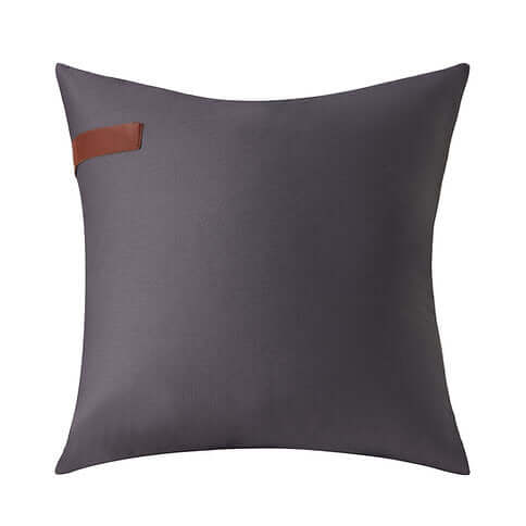 Coussin Leather Stripe - Bleu foncé  ( 18''x 18'') coussins  ,disponible chez Literie-Déco et moi 