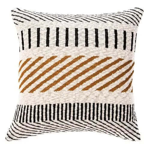 Coussin naturel et noir  CARAMEL-( 18'' x 18'')- Par Brunelli coussins  ,disponible chez Literie-Déco et moi 