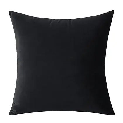 Coussin noir VELVET  ( 12'' X 20'') ou ( 18'' X 18'') coussins  ,disponible chez Literie-Déco et moi 