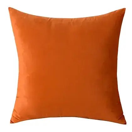 Coussin orange VELVET  ( 12'' X 20'') ou ( 18'' X 18'') coussins  ,disponible chez Literie-Déco et moi 