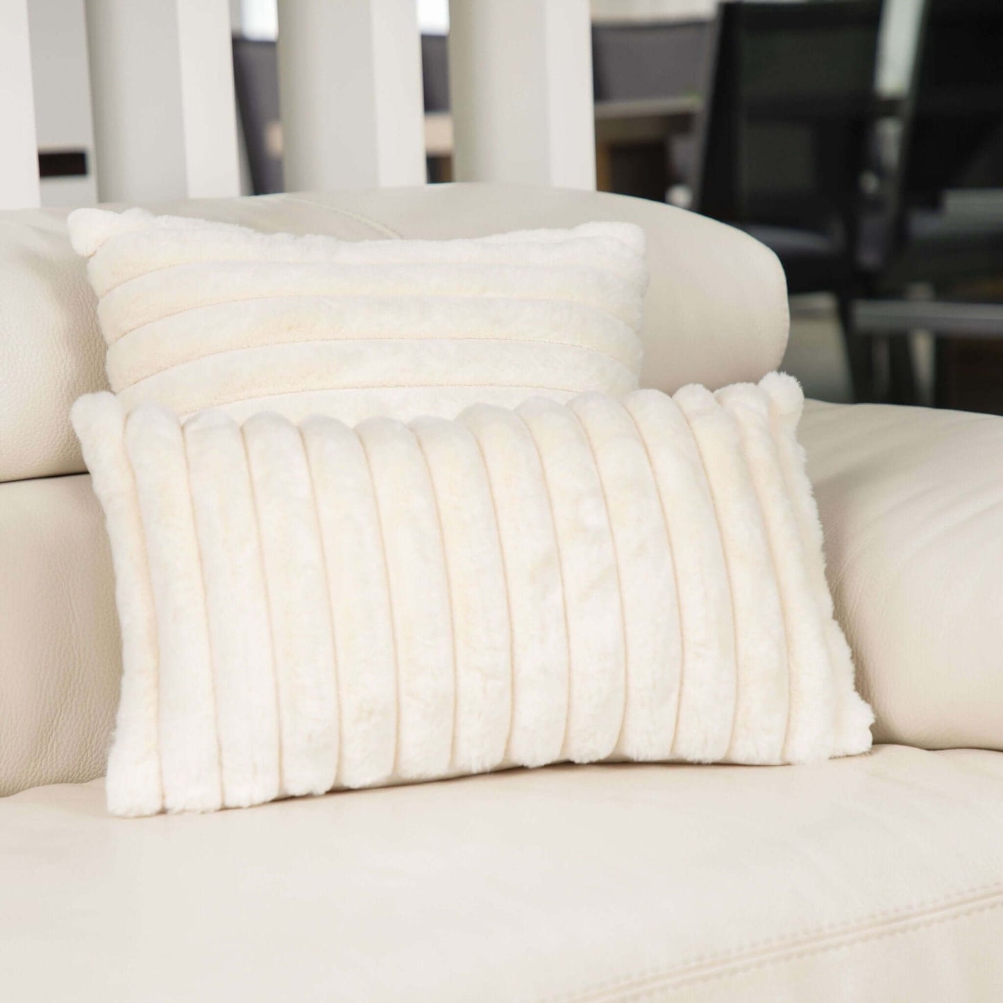 Coussin Raya (Blanc cassé )  ( 12'' x 20'') - coussins Gouchee - Literie-Déco et moi 