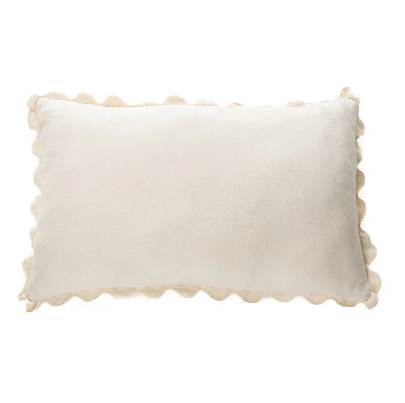  Coussin rectangulaire crème en suédine Ivory ( 12'' x 20'')- Par Brunelli de Brunelli – PRODUIT  de qualité chez Literie & Déco et Moi