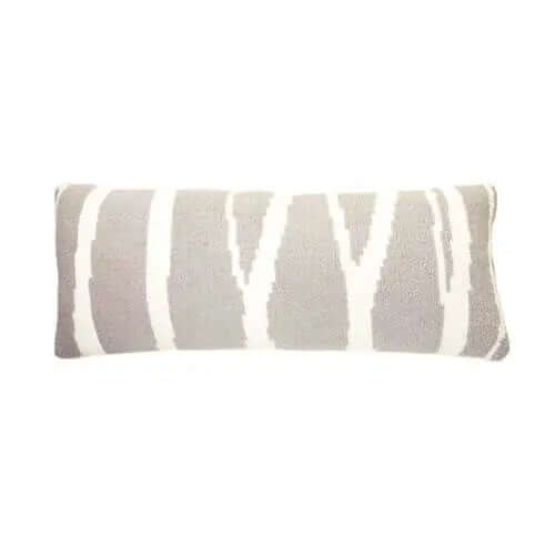 Coussin rectangulaire en peluche blanc et gris URBAN ( 14'' X 36'')- Par Brunelli - coussins Brunelli - Literie-Déco et moi 