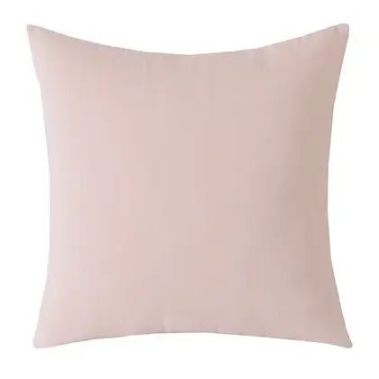 Coussin rose VELVET  ( 12'' X 20'') ou ( 18'' X 18'') coussins  ,disponible chez Literie-Déco et moi 