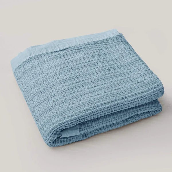  Couverture en coton gaufré EROS ( Bleue ) de daniadown – PRODUIT  de qualité chez Literie & Déco et Moi