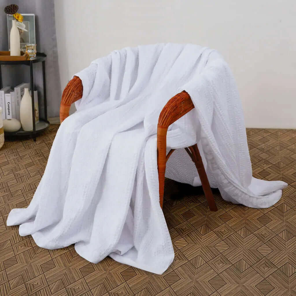 Couverture gaufrée LUNA ( Blanc ) - Couverture tricot daniadown - $119.99! Literie-Déco et moi 