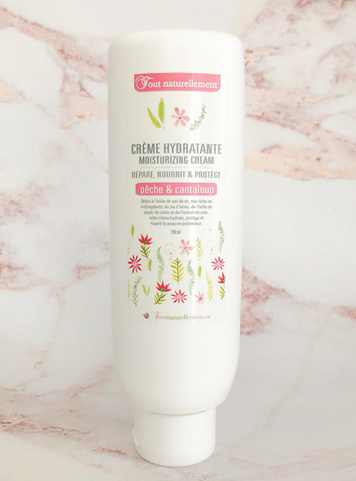 Crème hydratante corps et mains Savon nettoyant  ,disponible chez Literie-Déco et moi 