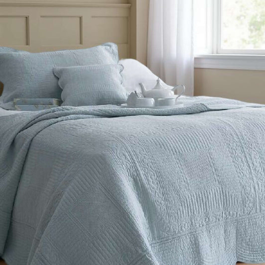  Ensemble de courtepointe Ania ( Bleu ) de Literie-Deco & moi – PRODUIT  de qualité chez Literie & Déco et Moi