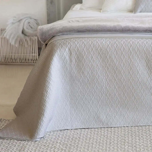 Ensemble de couverture matelassée DIAMANT ( Gris pale ) - Couvre-lit Daniadown - Literie-Déco et moi 