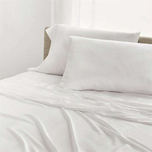 Ensemble de draps en coton organique  ( Blanc ) Par Brunelli Draps  ,disponible chez Literie-Déco et moi 