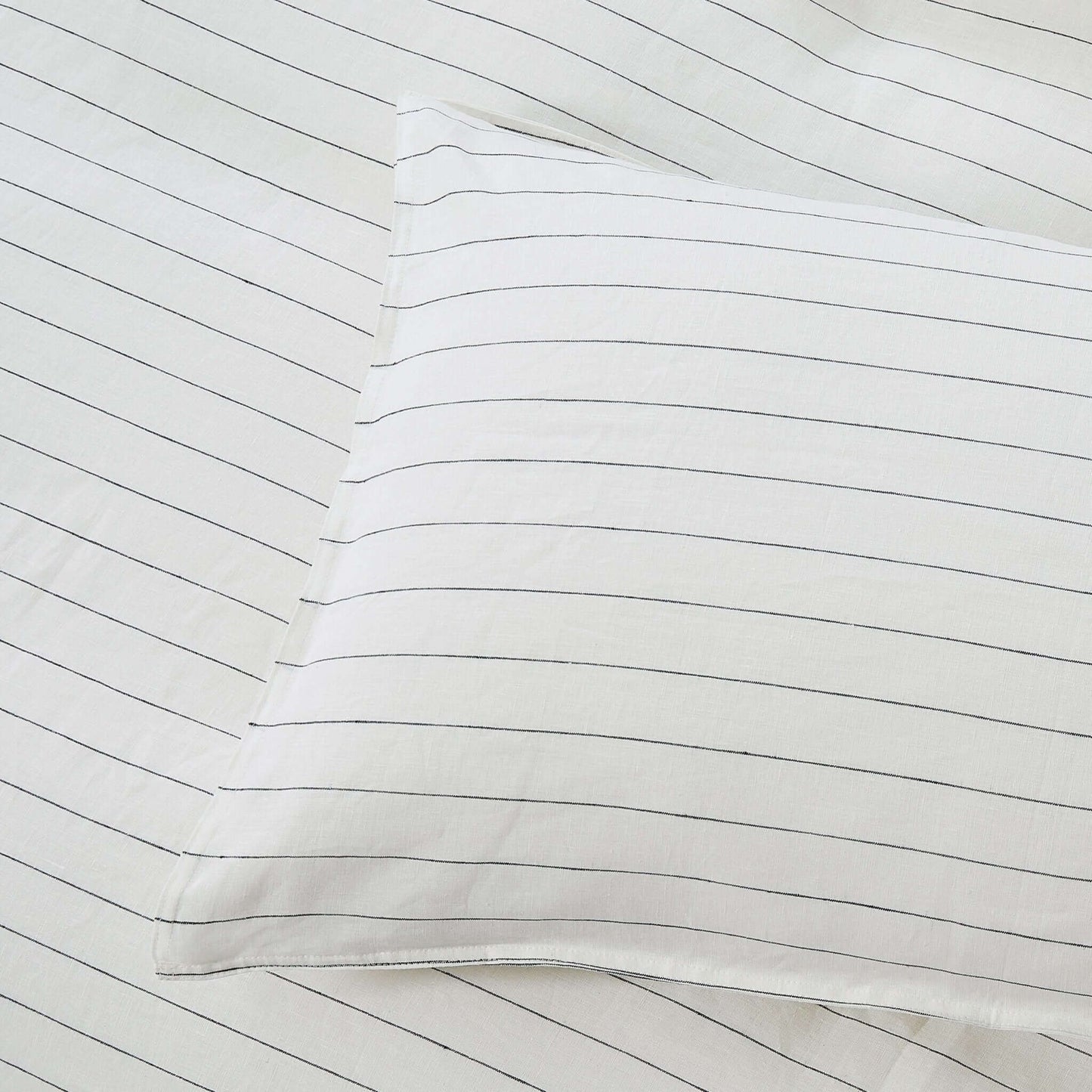 Ensemble de housse de couette en 100% lin français blanc a rayures grises PINSTRIPE - Housse de couette Daniadown - Literie-Déco et moi 
