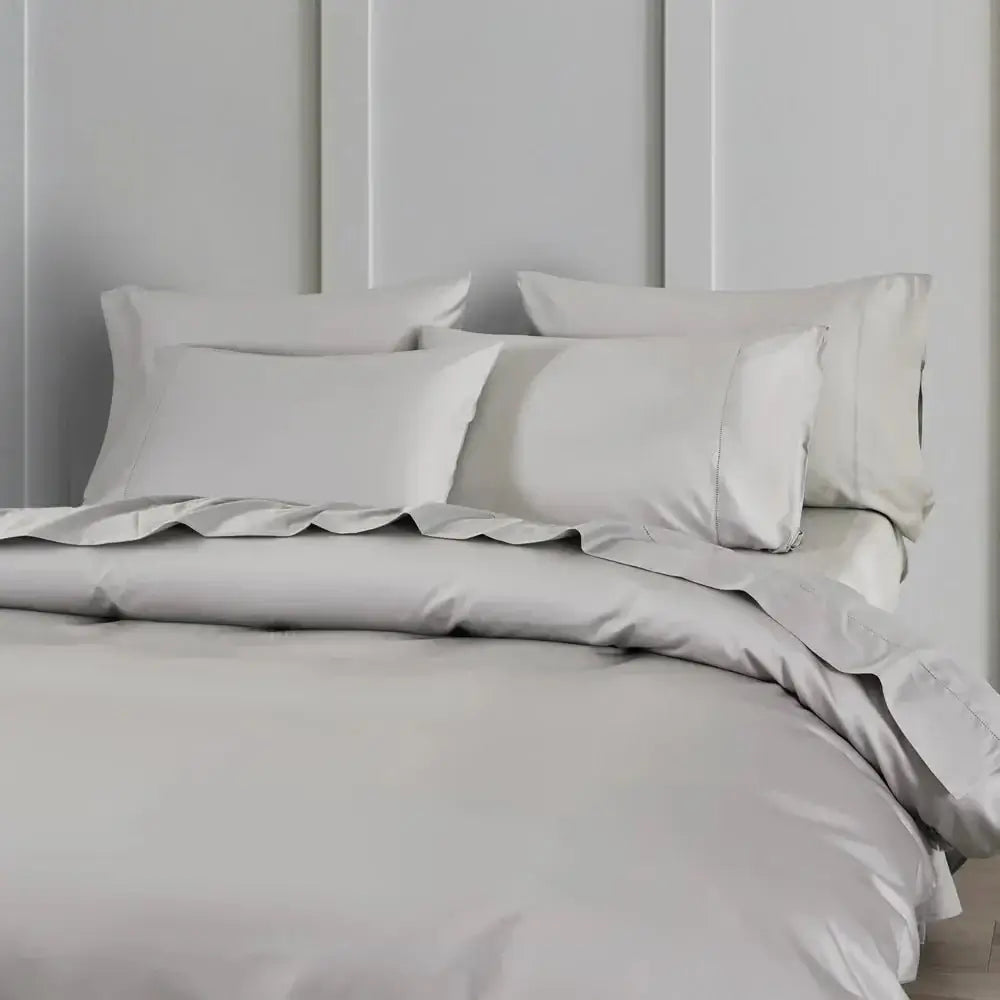 Ensemble de housse de couette en coton PIMA ( 400 fils )- GRIS ARGENT Housse de couette  ,disponible chez Literie-Déco et moi 