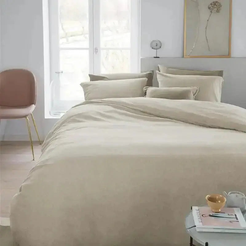 Ensemble de housse de couette en flanelle naturelle BONHEUR- Par Brunelli Housse de couette  ,disponible chez Literie-Déco et moi 