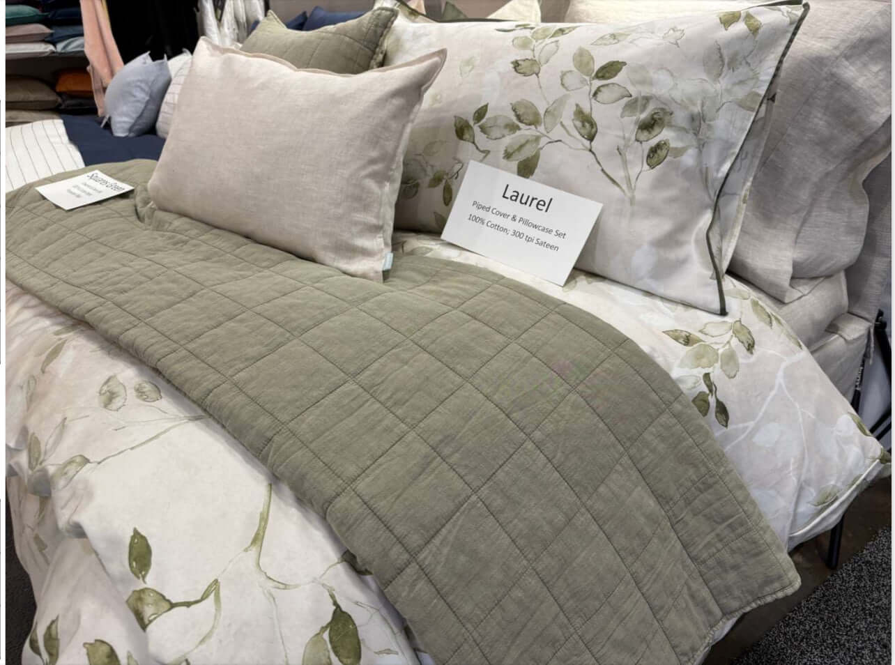 Ensemble de housse de couette LAUREL Housse de couette  ,disponible chez Literie-Déco et moi 