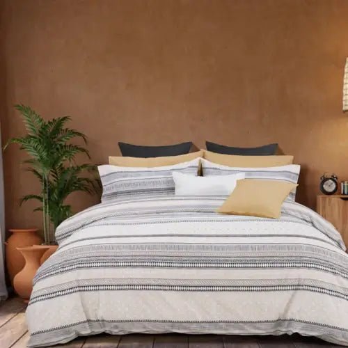 Ensemble de housse de couette TANNER Housse de couette  ,disponible chez Literie-Déco et moi 