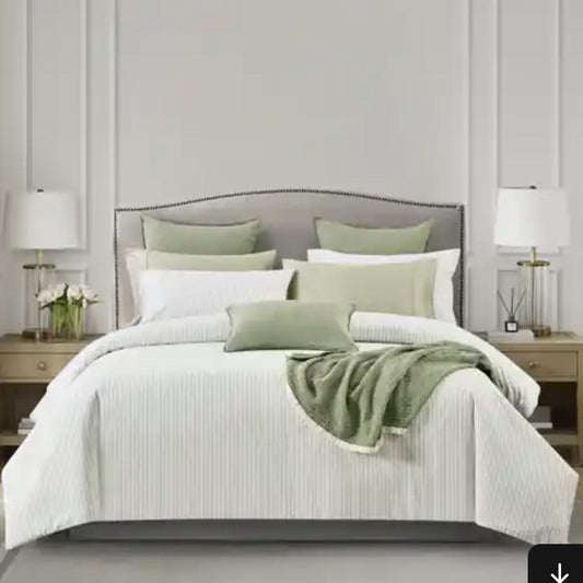 Ensemble de housse de couette VALE ( Rayé vert sauge et crème ) - Housse de couette Daniadown - $154.99! Literie-Déco et moi