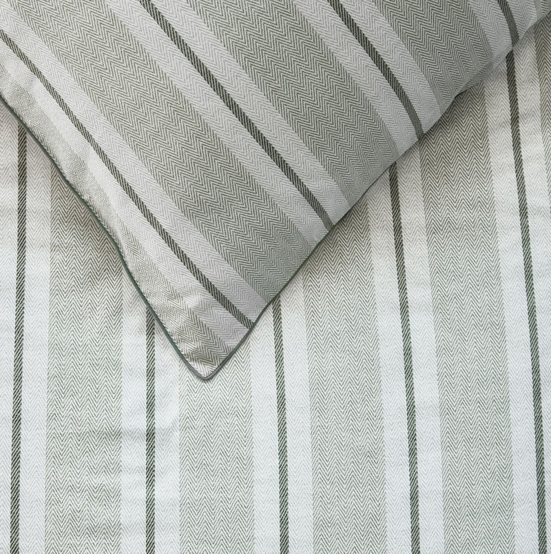 Ensemble housse de couette à rayures vertes Silvan- Par Brunelli ( Livraison Printemps 2026) - Housse de couette Brunelli - Literie-Déco et moi 