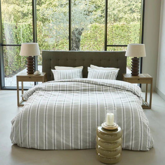 Ensemble housse de couette à rayures vertes Silvan- Par Brunelli ( Livraison Printemps 2026) - Housse de couette Brunelli - $199.99! Literie-Déco et moi 