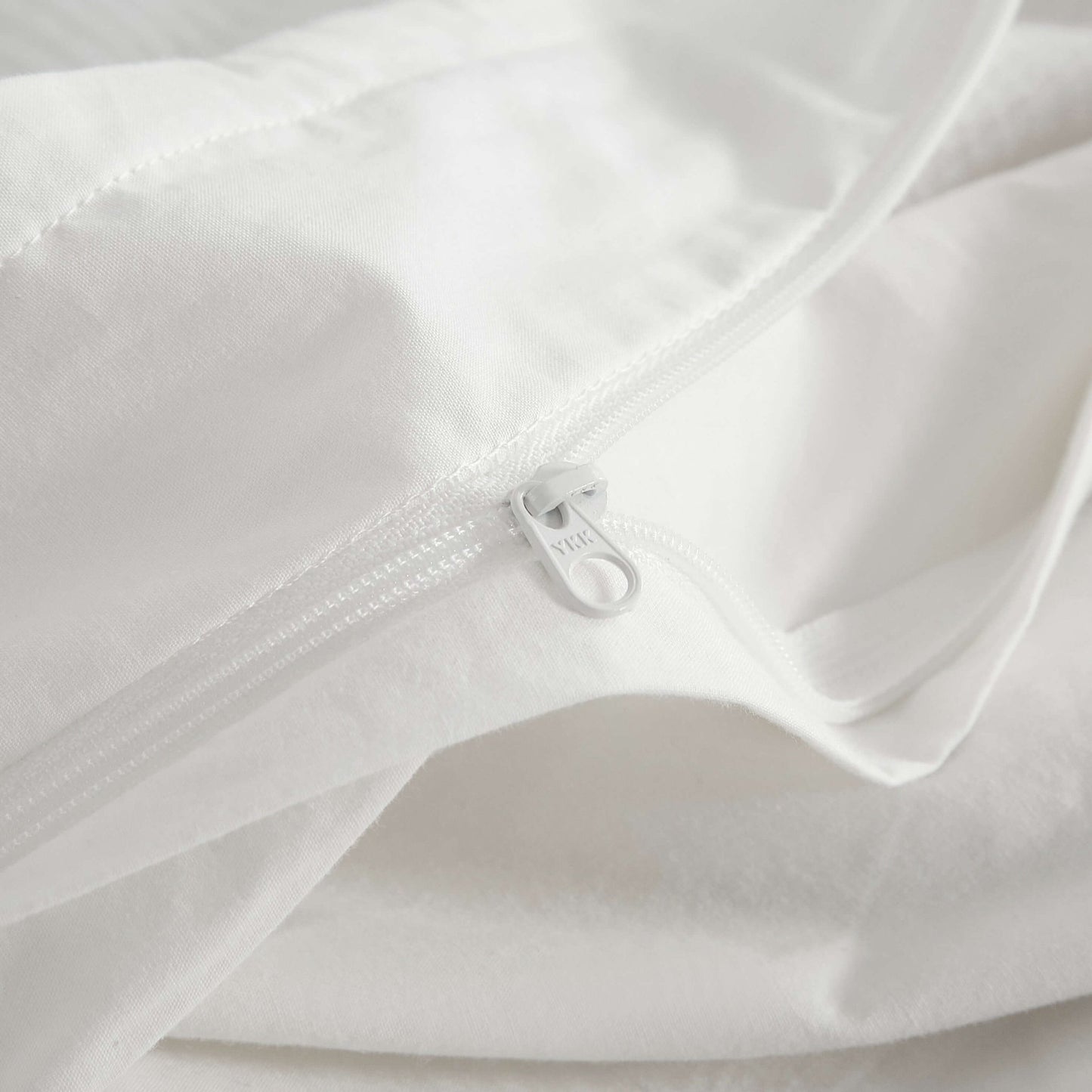 Ensemble housse de couette CHAUCER ( Crème ) Housse de couette  ,disponible chez Literie-Déco et moi 
