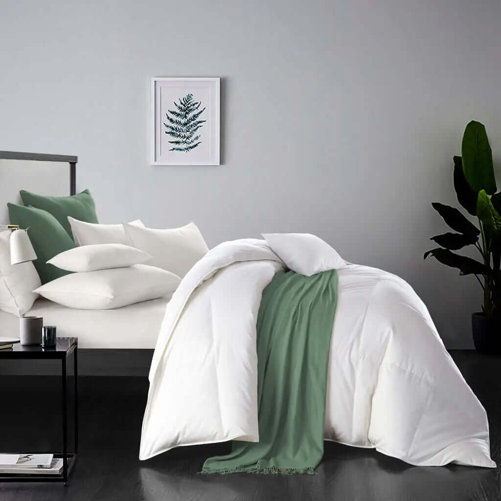 (Fait au Canada ) COUETTE ACADIA (4 SAISONS) 1867 - DUVET BLANC CANADIEN ( Lac Brome) - Couettes Daniadown - Literie-Déco et moi 