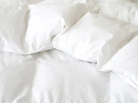 Fait au Canada - Couette AZUR ( 4 saisons) - NIVEAU 2 - Duvet blanc européen - 725+loft ( Collection Literie & Déco et moi) - Literie - Déco et moi