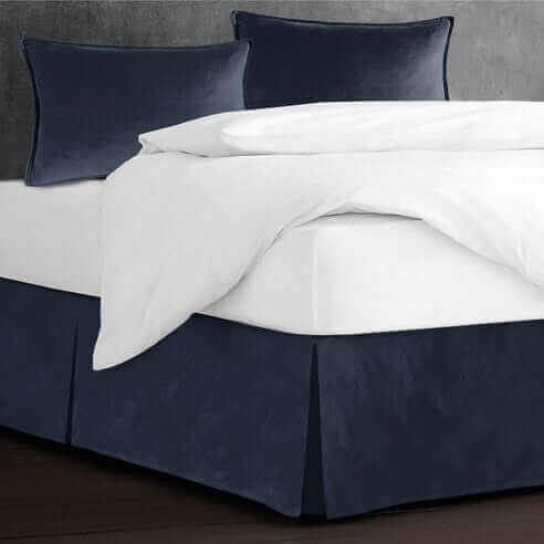 FAIT AU CANADA- Ensemble 3 pièces- VELOURS CASCADE( Marine) - Par Colcha Linens - Douillette, Couvre-lit, Housse de couette Colcha Linens - $419.99! Literie-Déco et moi 