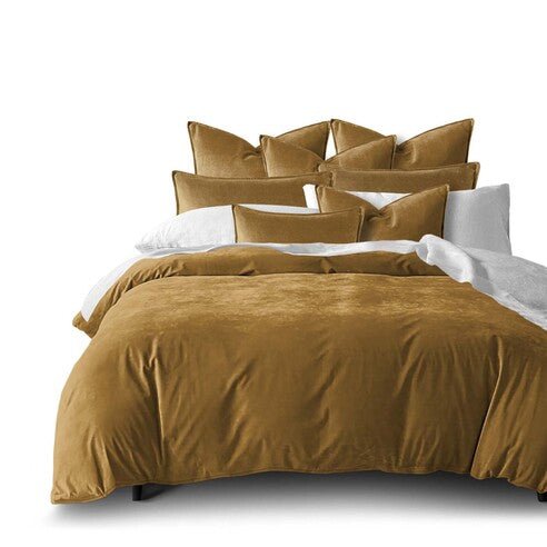 FAIT AU CANADA- Ensemble 8 pièces- VELOURS CASCADE( Curry ) - Par Colcha Linens - Douillette, Couvre-lit, Housse de couette Colcha Linens - $679.99! Literie-Déco et moi 