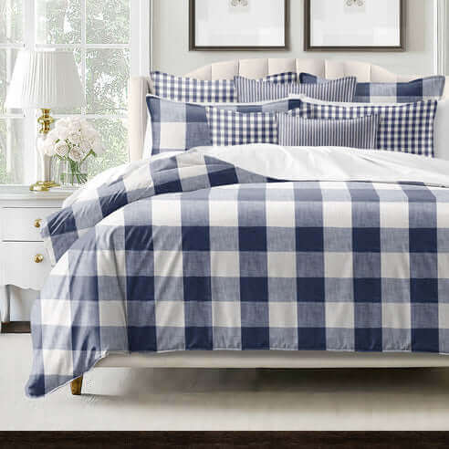 FAIT AU CANADA- Ensemble 3 pièces- WALKER BUFFALO (Indigo) - Par Colcha Linens Douillette, Couvre-lit, Housse de couette  ,disponible chez Literie-Déco et moi 