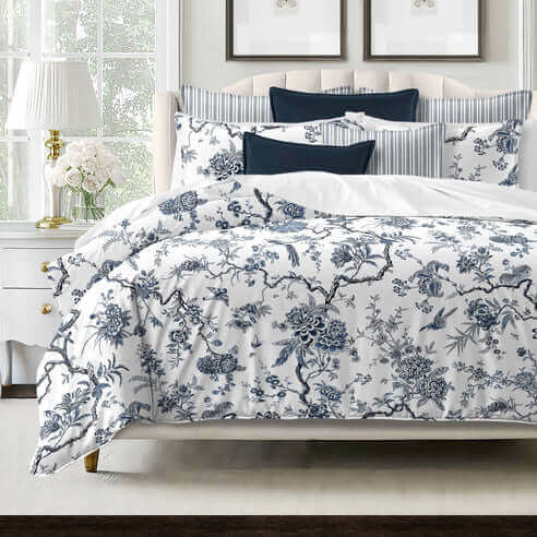  FAIT AU CANADA- Ensemble de literie TREE TOP CIEL BLEU - Par Colcha Linens de Colcha Linens – PRODUIT  de qualité chez Literie & Déco et Moi