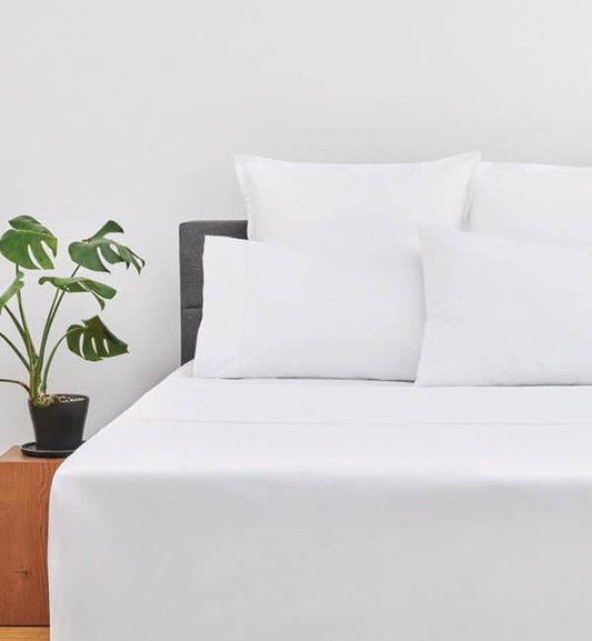 (Fait au Canada) Jupe de lit en percale DELUXE-Par Cuddle Down (8 teintes disponibles) DRAPS ,disponible chez Literie-Déco et moi