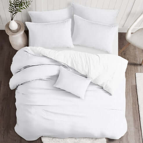 FAIT AU CANADA- Modèle ADRIANNE ( Blanc) - Par Colcha Linens Douillette, Couvre-lit, Housse de couette  ,disponible chez Literie-Déco et moi 