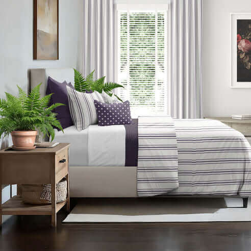FAIT AU CANADA- Modèle AUGUST STRIPE ( Aubergine ) - Par Colcha Linens - Douillette, Couvre-lit, Housse de couette Colcha Linens - $389.99! Literie-Déco et moi 