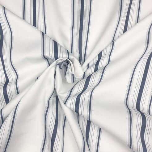 FAIT AU CANADA- Modèle AUGUST STRIPE ( Bleu denim ) - Par Colcha Linens Douillette, Couvre-lit, Housse de couette  ,disponible chez Literie-Déco et moi 