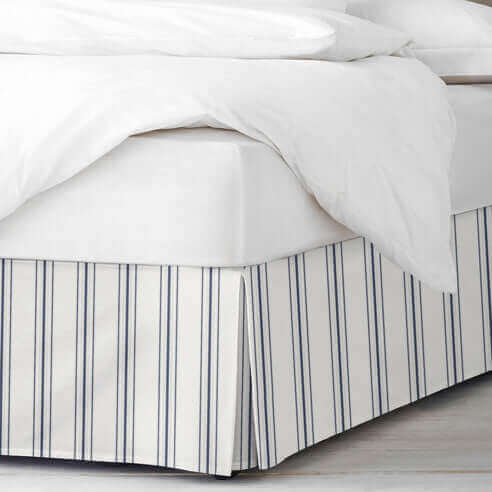 FAIT AU CANADA - Modèle AUGUST STRIPE ( Bleu denim ) - Par Colcha Linens - Literie - Déco et moi