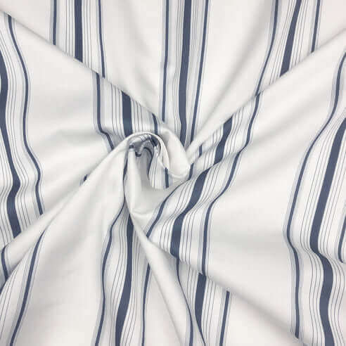 FAIT AU CANADA- Modèle AUGUST STRIPE ( Bleu denim ) - Par Colcha Linens - Douillette, Couvre-lit, Housse de couette Colcha Linens - $389.99! Literie-Déco et moi 