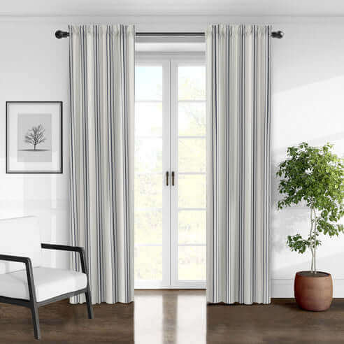 FAIT AU CANADA- Modèle AUGUST STRIPE ( Bleu denim ) - Par Colcha Linens - Douillette, Couvre-lit, Housse de couette Colcha Linens - $389.99! Literie-Déco et moi 