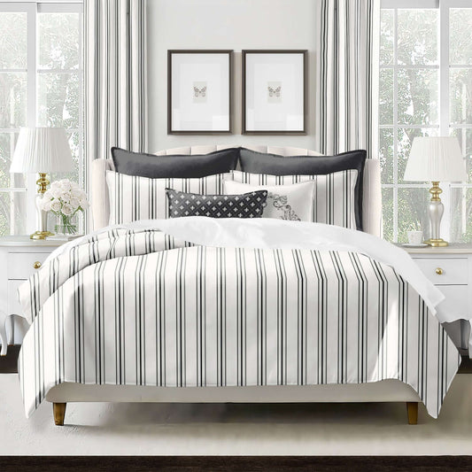 FAIT AU CANADA- Modèle AUGUST STRIPE ( Ébene ) - Par Colcha Linens Douillette, Couvre-lit, Housse de couette  ,disponible chez Literie-Déco et moi 